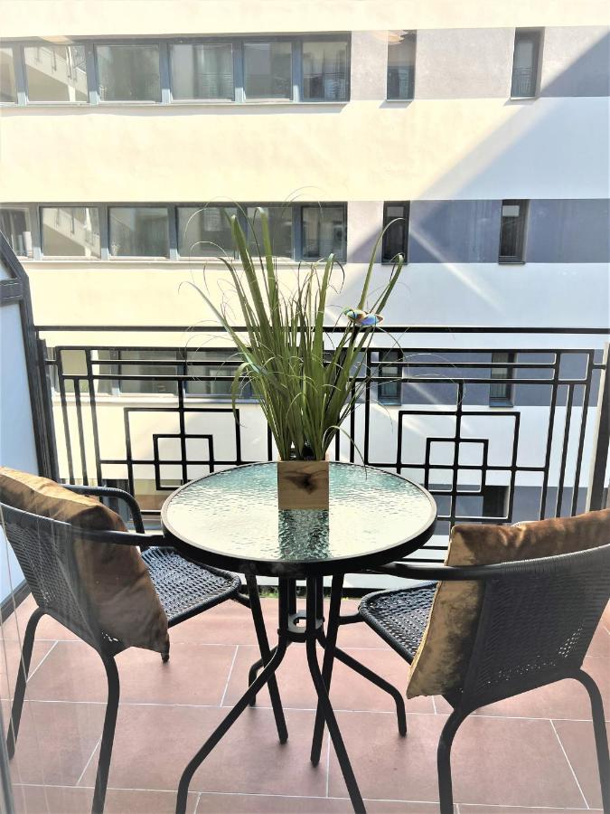 Luxe Central Studio With Pool, Parking & Ac Budapest Ngoại thất bức ảnh