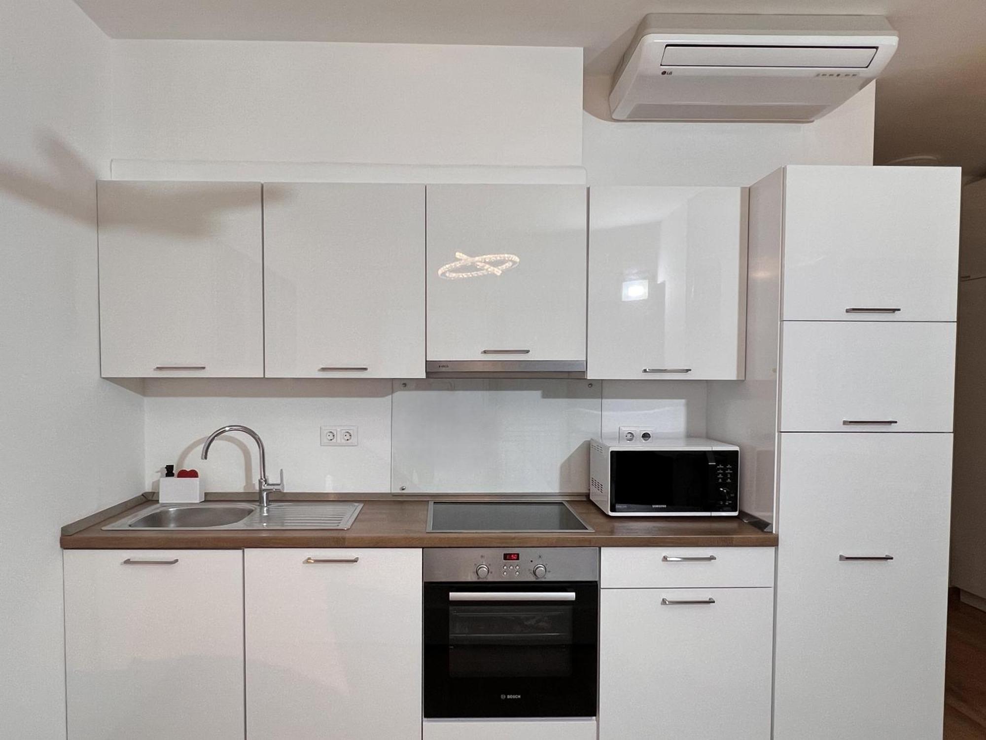 Luxe Central Studio With Pool, Parking & Ac Budapest Ngoại thất bức ảnh