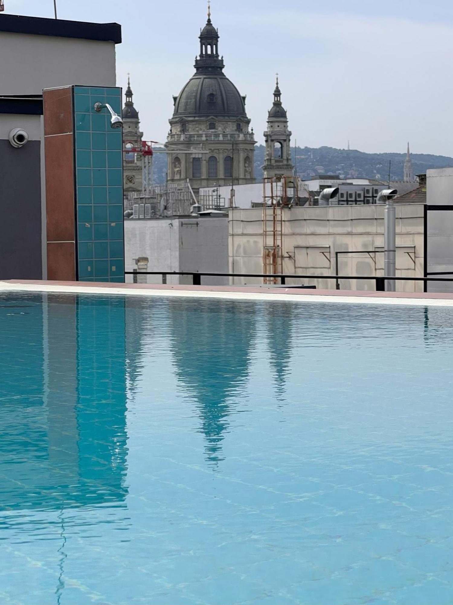 Luxe Central Studio With Pool, Parking & Ac Budapest Ngoại thất bức ảnh